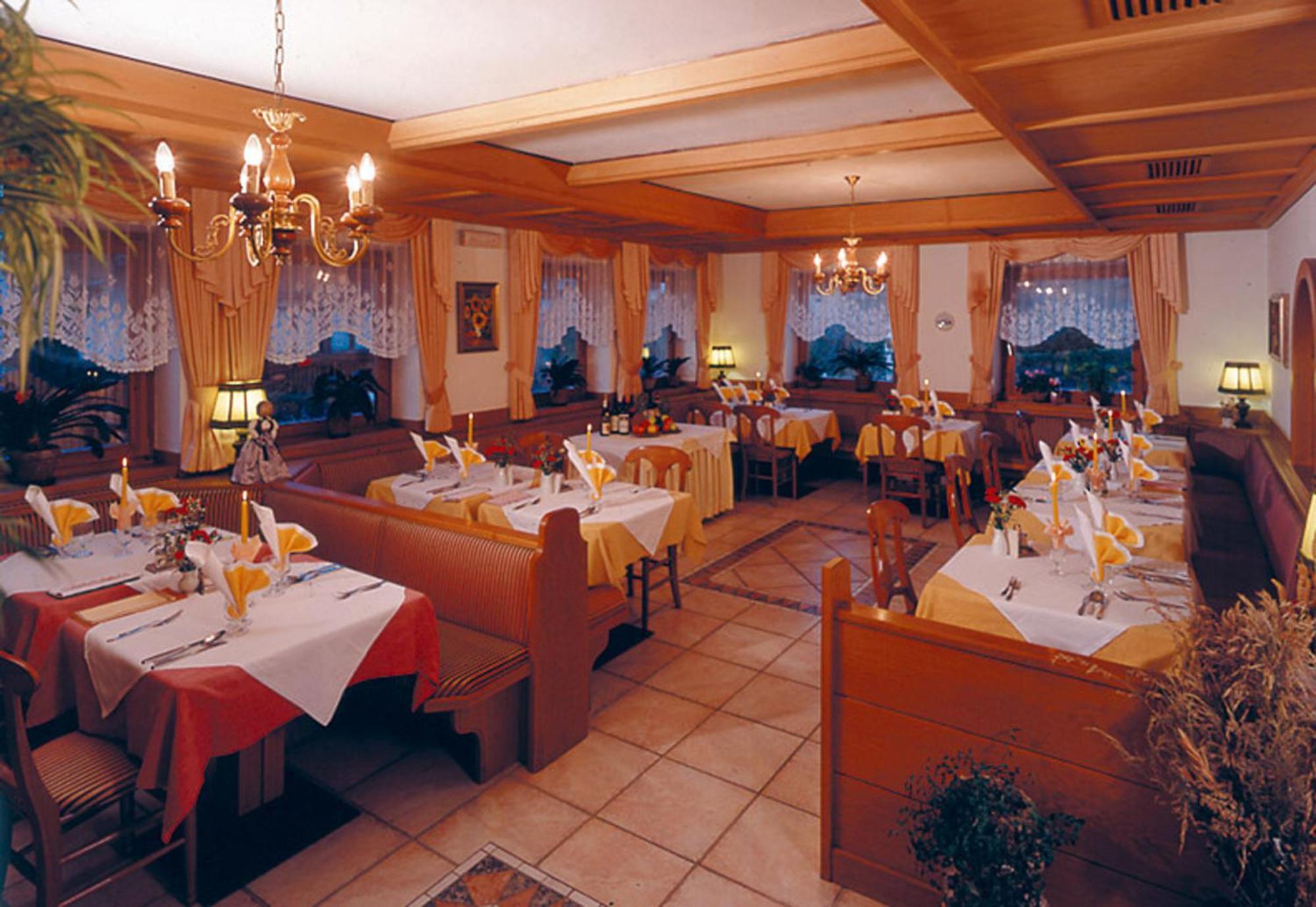 Hotel Rainegg Valdaora Esterno foto
